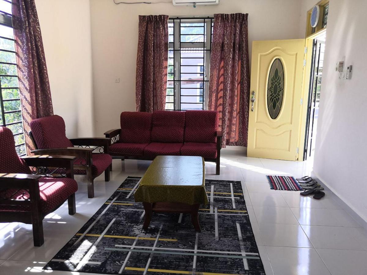 Ummi'S Homestay Besut Kampung Kuala Besut Dış mekan fotoğraf